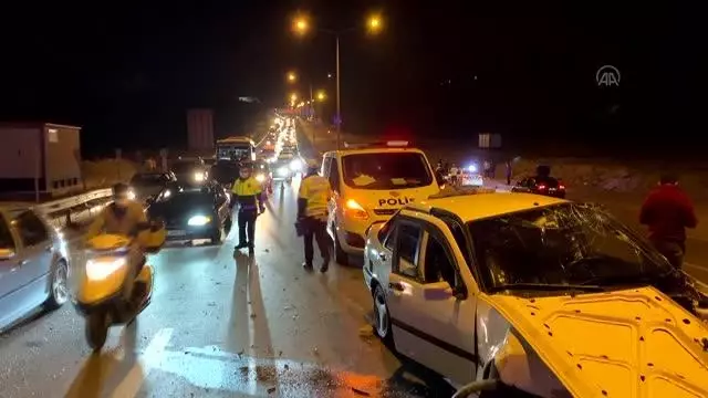 Adıyaman'da iki trafik kazasında 6 kişi yaralandı Adıyaman'da iki trafik kazasında 6 kişi yaralandı