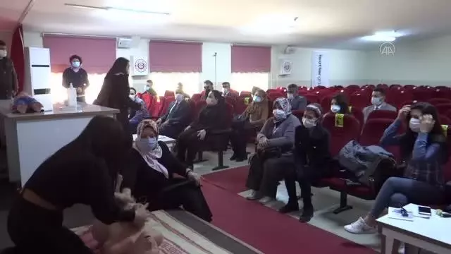 Adıyaman'da milli eğitim personeline ilk yardım eğitimi verildi Adıyaman'da milli eğitim personeline ilk yardım eğitimi verildi