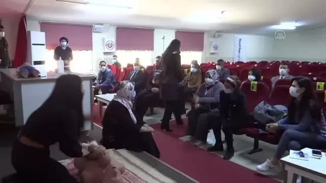 Adıyaman'da milli eğitim personeline ilk yardım eğitimi verildi Adıyaman'da milli eğitim personeline ilk yardım eğitimi verildi