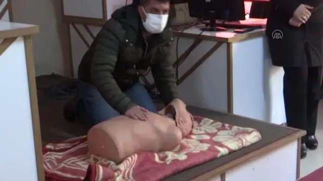 Adıyaman'da milli eğitim personeline ilk yardım eğitimi verildi Adıyaman'da milli eğitim personeline ilk yardım eğitimi verildi