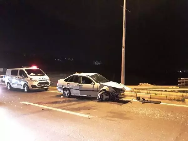 Adıyaman'da, takla atan otomobildeki 4 kişi yaralandı Adıyaman'da, takla atan otomobildeki 4 kişi yaralandı