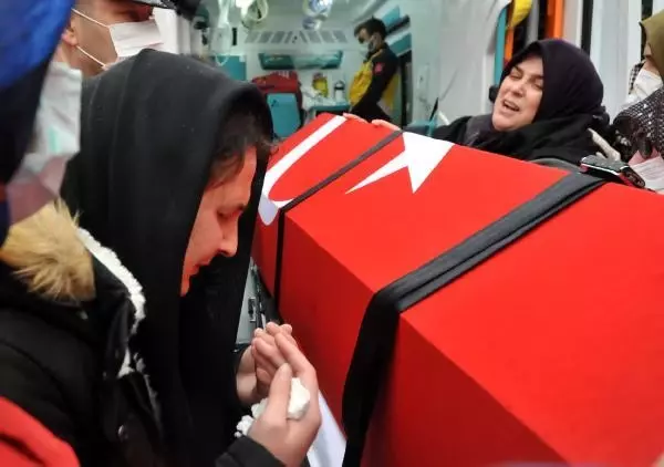 GAZİANTEP - Şehit Uzman Çavuş Gökhan Çakır için tören düzenlendi GAZİANTEP - Şehit Uzman Çavuş Gökhan Çakır için tören düzenlendi