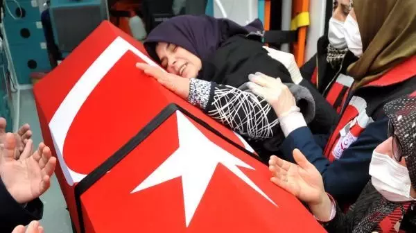 GAZİANTEP - Şehit Uzman Çavuş Gökhan Çakır için tören düzenlendi GAZİANTEP - Şehit Uzman Çavuş Gökhan Çakır için tören düzenlendi