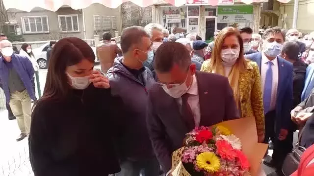 AFYONKARAHİSAR - CHP Grup Başkanvekili Özel, Afyonkarahisar'da açıklamalarda bulundu AFYONKARAHİSAR - CHP Grup Başkanvekili Özel, Afyonkarahisar'da açıklamalarda bulundu