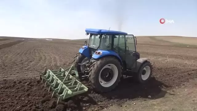 Ağrılı çiftçilerin tohum ekme mesaisi başladı Ağrılı çiftçilerin tohum ekme mesaisi başladı