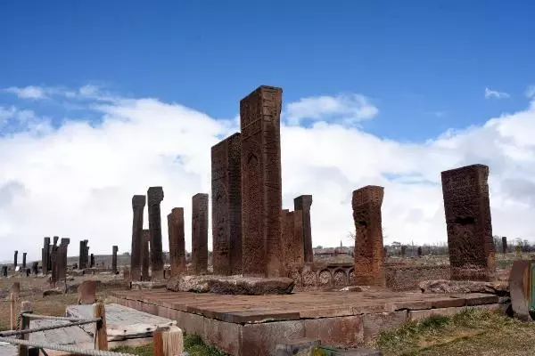 AHLAT'IN ANIT MEZARLARI, DÜNYAYA TANITILACAK AHLAT'IN ANIT MEZARLARI, DÜNYAYA TANITILACAK
