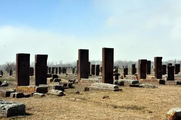 AHLAT'IN ANIT MEZARLARI, DÜNYAYA TANITILACAK AHLAT'IN ANIT MEZARLARI, DÜNYAYA TANITILACAK
