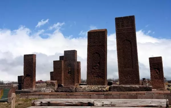 AHLAT'IN ANIT MEZARLARI, DÜNYAYA TANITILACAK AHLAT'IN ANIT MEZARLARI, DÜNYAYA TANITILACAK