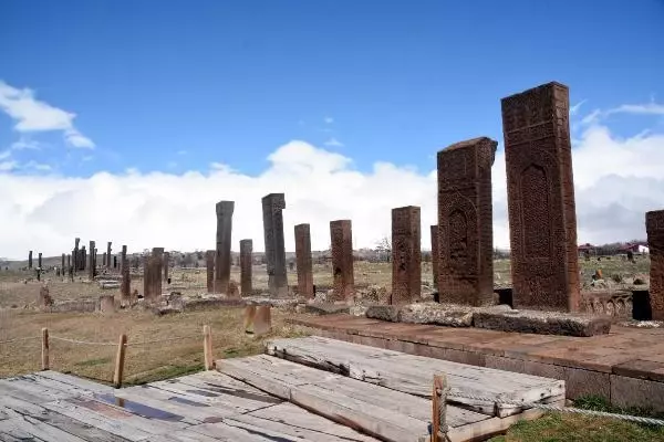 AHLAT'IN ANIT MEZARLARI, DÜNYAYA TANITILACAK AHLAT'IN ANIT MEZARLARI, DÜNYAYA TANITILACAK