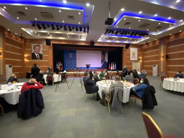 AK Parti İstanbul İl Başkanı Kabaktepe, roman vatandaşları ile bir araya geldi AK Parti İstanbul İl Başkanı Kabaktepe, roman vatandaşları ile bir araya geldi