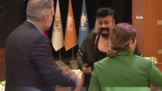 AK Parti İstanbul İl Başkanı Kabaktepe, roman vatandaşları ile bir araya geldi AK Parti İstanbul İl Başkanı Kabaktepe, roman vatandaşları ile bir araya geldi