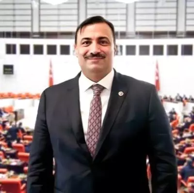 AK Parti'li Bekle: 'Romanlar, yeniden hayal kurmaya, umut ve sevinci yeniden yaşamaya başladı' AK Parti'li Bekle: 'Romanlar, yeniden hayal kurmaya, umut ve sevinci yeniden yaşamaya başladı'