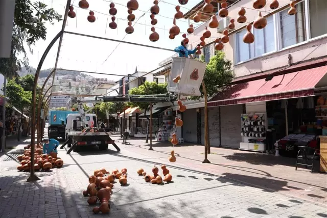 Alanya'nın Kabak Sokağı engellerle hayat buldu Alanya'nın Kabak Sokağı engellerle hayat buldu