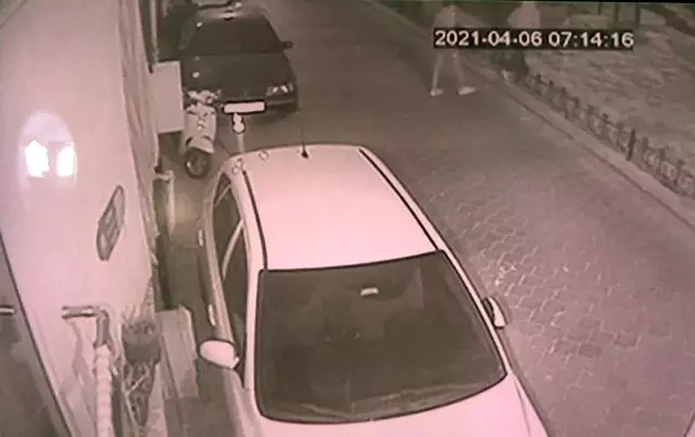 Sıfır aldığı motor 3 gün sonra çalındı...Hırsızlık anları kamerada Sıfır aldığı motor 3 gün sonra çalındı...Hırsızlık anları kamerada