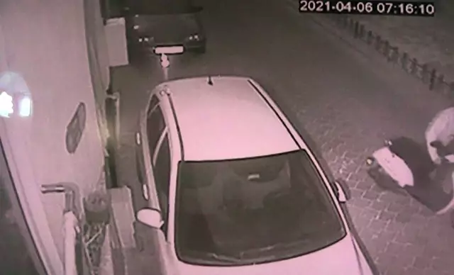 Sıfır aldığı motor 3 gün sonra çalındı...Hırsızlık anları kamerada Sıfır aldığı motor 3 gün sonra çalındı...Hırsızlık anları kamerada