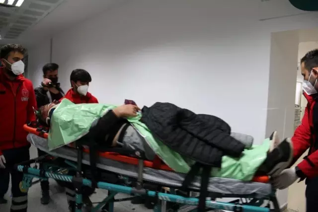 Son dakika haberi... Alkollü sürücü trafik devriye minibüsüne çarptı: 1 ölü, 1 yaralı Son dakika haberi... Alkollü sürücü trafik devriye minibüsüne çarptı: 1 ölü, 1 yaralı