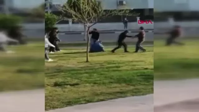 ANTALYA'DA ÇIKAN KAVGADA 3 KİŞİ, YERE YATIRDIKLARI GENCİ SOPAYLA DÖVDÜ ANTALYA'DA ÇIKAN KAVGADA 3 KİŞİ, YERE YATIRDIKLARI GENCİ SOPAYLA DÖVDÜ