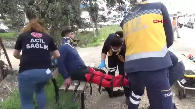 ANTALYA KAMYONET TIR'A ARKADAN ÇARPTI, SÜRÜCÜ YARALANDI ANTALYA KAMYONET TIR'A ARKADAN ÇARPTI, SÜRÜCÜ YARALANDI