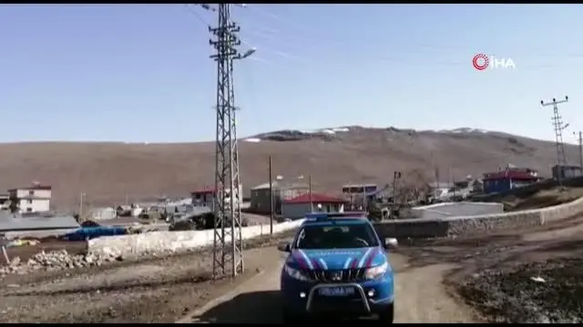 Ardahan'da jandarmadan anonslarla 'evde kalın' çağrısı Ardahan'da jandarmadan anonslarla 'evde kalın' çağrısı