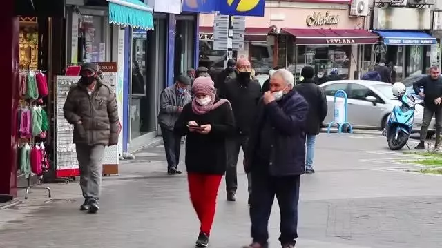Aşılama çalışmaları yaşlılarda yoğun bakım yatışlarını azalttı Aşılama çalışmaları yaşlılarda yoğun bakım yatışlarını azalttı