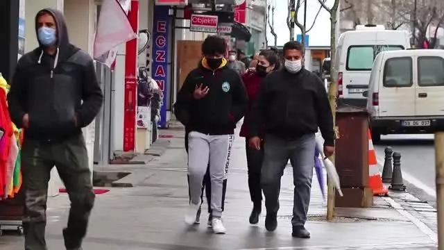 Aşılama çalışmaları yaşlılarda yoğun bakım yatışlarını azalttı Aşılama çalışmaları yaşlılarda yoğun bakım yatışlarını azalttı