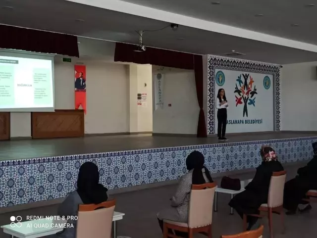 Aslanapa'da 'En İyi Narkotik Polisi Anne' semineri Aslanapa'da 'En İyi Narkotik Polisi Anne' semineri