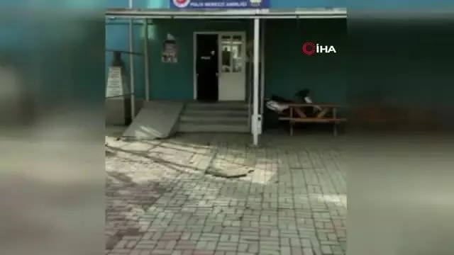 Ataşehir'de kadına çarparak ölümüne neden olan kamyonet sürücü tutuklandı Ataşehir'de kadına çarparak ölümüne neden olan kamyonet sürücü tutuklandı