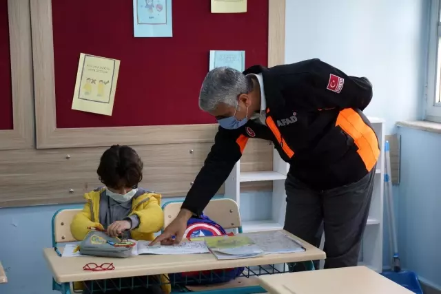 Aydın'da 14 bin öğrenci depreme karşı eğitilecek Aydın'da 14 bin öğrenci depreme karşı eğitilecek