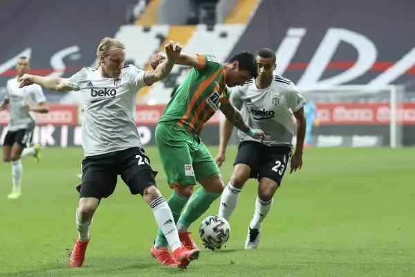 Aytemiz Alanyaspor'un üzerinde kara bulutlar dolaşıyor Aytemiz Alanyaspor'un üzerinde kara bulutlar dolaşıyor