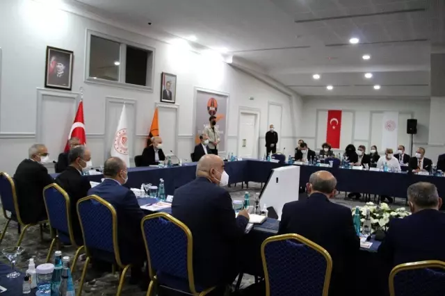 Bakan Karaismailoğlu: '2023 yılında kendi uydumuzu kendimiz yapmış olacağız' Bakan Karaismailoğlu: '2023 yılında kendi uydumuzu kendimiz yapmış olacağız'