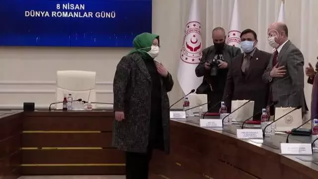 Son Dakika | Bakan Selçuk, Roman asıllı milletvekilleri ve vatandaşlarla bir araya geldi Son Dakika | Bakan Selçuk, Roman asıllı milletvekilleri ve vatandaşlarla bir araya geldi