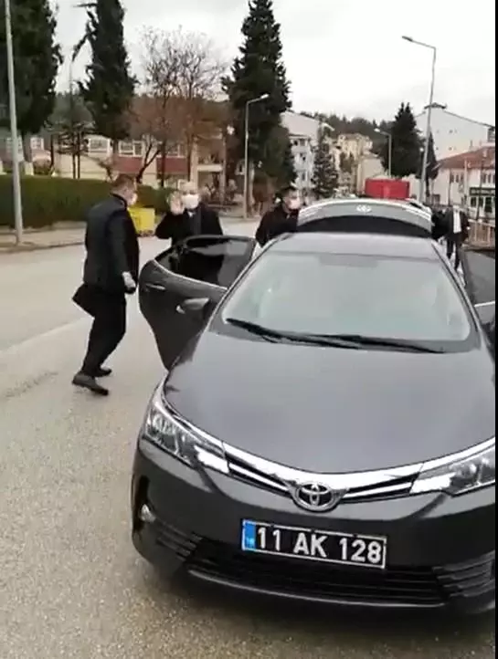 Bakan Soylu'yu taşıyan helikopter yoğun sis nedeniyle Bilecik'e iniş yaptı Bakan Soylu'yu taşıyan helikopter yoğun sis nedeniyle Bilecik'e iniş yaptı