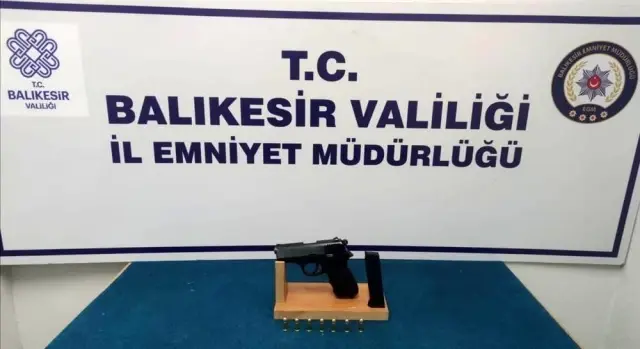 Son dakika haberi: Balıkesir'de polisten 31 şahsa huzur operasyonu Son dakika haberi: Balıkesir'de polisten 31 şahsa huzur operasyonu