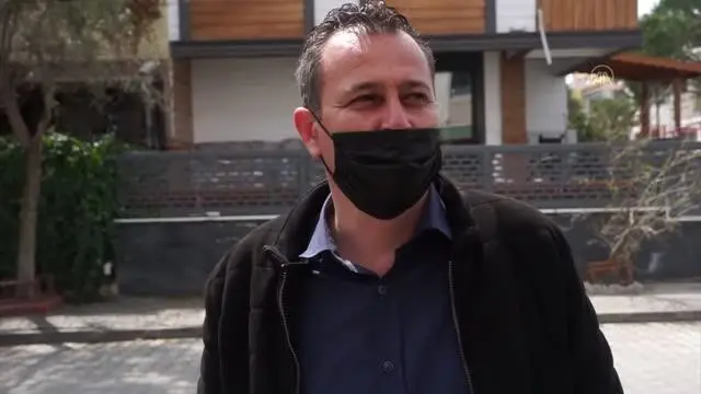 BALIKESİR - Eşi tarafından satırla yaralandığı iddia edilen kadın hastaneye kaldırıldı BALIKESİR - Eşi tarafından satırla yaralandığı iddia edilen kadın hastaneye kaldırıldı