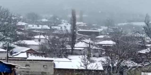 Meteorolojinin uyardığı Edirne'de kar etkisini artırıyor Meteorolojinin uyardığı Edirne'de kar etkisini artırıyor