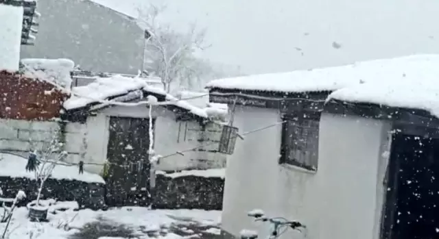Meteorolojinin uyardığı Edirne'de kar etkisini artırıyor Meteorolojinin uyardığı Edirne'de kar etkisini artırıyor