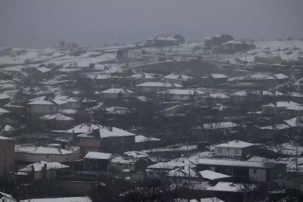 BALKANLAR ÜZERİNDEN GELEN KAR İLE TRAKYA BEMBEYAZ BALKANLAR ÜZERİNDEN GELEN KAR İLE TRAKYA BEMBEYAZ