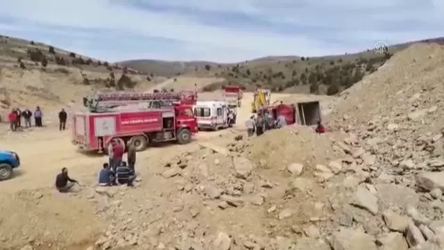 Son dakika: Barit madeninde uçuruma devrilen kamyonun sürücüsü öldü