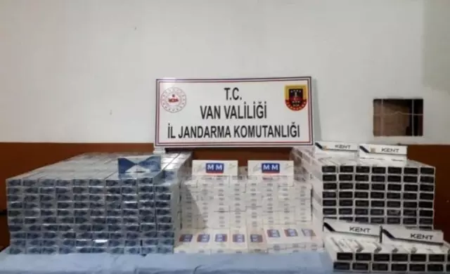 Başkale'de 10 bin 420 paket kaçak sigara ele geçirildi Başkale'de 10 bin 420 paket kaçak sigara ele geçirildi