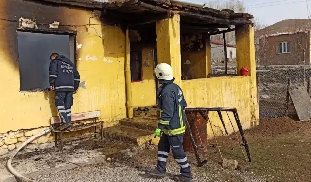 Son dakika haberi: Başkale'de ev yangını Son dakika haberi: Başkale'de ev yangını