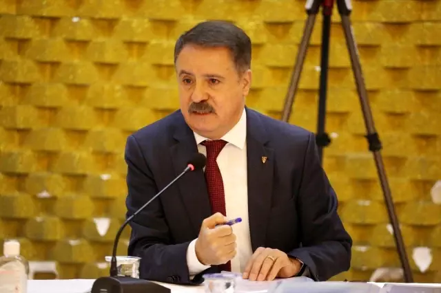 Başkan Deveci: 'Tasarruf yapılacaksa, herkes tasarruf yapacak' Başkan Deveci: 'Tasarruf yapılacaksa, herkes tasarruf yapacak'