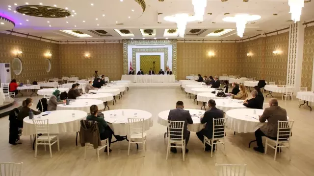 Başkan Deveci: 'Tasarruf yapılacaksa, herkes tasarruf yapacak' Başkan Deveci: 'Tasarruf yapılacaksa, herkes tasarruf yapacak'