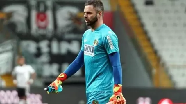 Beşiktaş maçında yediği gollerle tepki çeken Marafona, kötü performansı için özür diledi Beşiktaş maçında yediği gollerle tepki çeken Marafona, kötü performansı için özür diledi