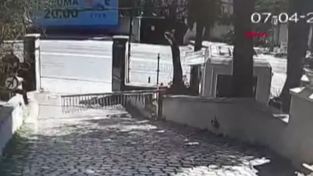 BEŞİKTAŞ'TAKİ ÇATIŞMADA 'PALALI' DETAYI BEŞİKTAŞ'TAKİ ÇATIŞMADA 'PALALI' DETAYI