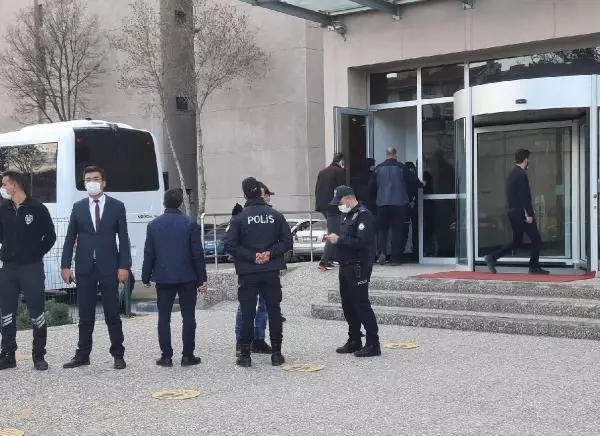 'Bildiri' soruşturmasında 10 emekli amiral için 4 gün ek gözaltı talebi