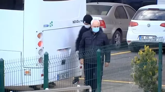 Gözaltına alınan amiraller adliyede beyanlarını veriyor Gözaltına alınan amiraller adliyede beyanlarını veriyor