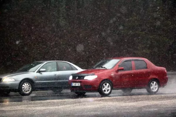 Bolu Dağı'nda kar yağışı Bolu Dağı'nda kar yağışı