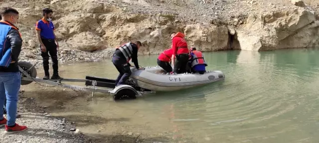 Botan Çayı'nda erkek cesedi bulundu Botan Çayı'nda erkek cesedi bulundu