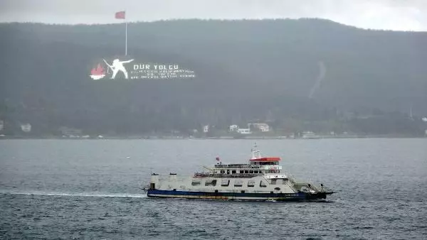 ÇANAKKALE BOZCAADA'YA BAZI FERİBOT SEFERLERİ İPTAL EDİLDİ ÇANAKKALE BOZCAADA'YA BAZI FERİBOT SEFERLERİ İPTAL EDİLDİ