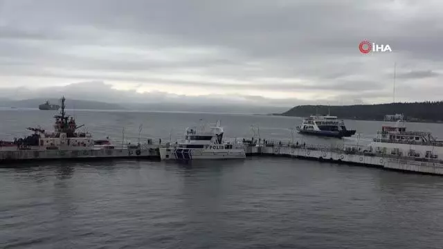 Bozcaada'ya feribot seferleri iptal edildi Bozcaada'ya feribot seferleri iptal edildi
